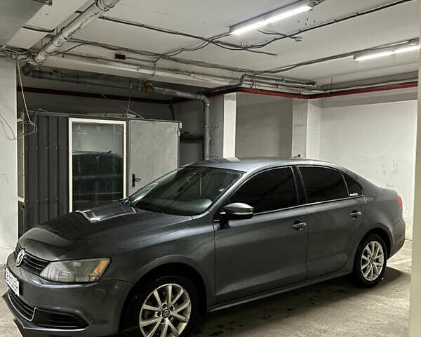 Серый Фольксваген Джетта, объемом двигателя 2.5 л и пробегом 285 тыс. км за 9500 $, фото 6 на Automoto.ua