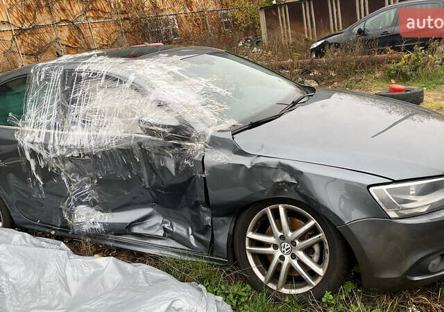 Серый Фольксваген Джетта, объемом двигателя 1.39 л и пробегом 230 тыс. км за 6500 $, фото 3 на Automoto.ua