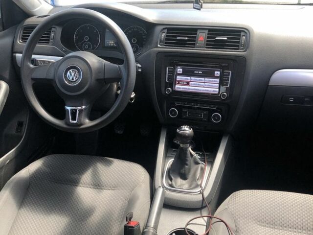 Серый Фольксваген Джетта, объемом двигателя 1.6 л и пробегом 285 тыс. км за 7200 $, фото 2 на Automoto.ua