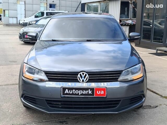 Серый Фольксваген Джетта, объемом двигателя 2.5 л и пробегом 250 тыс. км за 8690 $, фото 1 на Automoto.ua