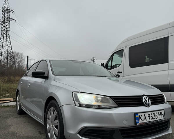 Сірий Фольксваген Джетта, об'ємом двигуна 2 л та пробігом 302 тис. км за 7800 $, фото 2 на Automoto.ua