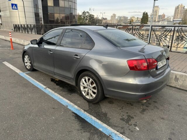 Сірий Фольксваген Джетта, об'ємом двигуна 2.5 л та пробігом 300 тис. км за 8500 $, фото 1 на Automoto.ua