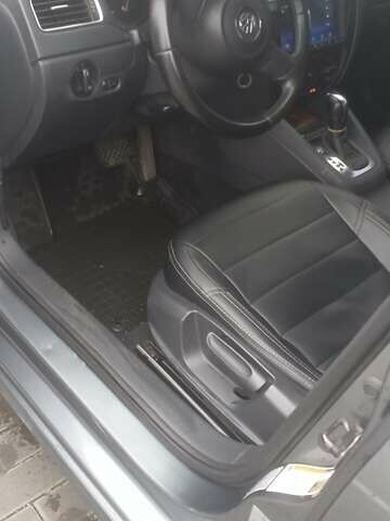 Сірий Фольксваген Джетта, об'ємом двигуна 1.97 л та пробігом 160 тис. км за 10000 $, фото 11 на Automoto.ua