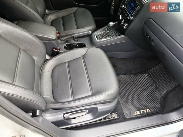Серый Фольксваген Джетта, объемом двигателя 2.48 л и пробегом 208 тыс. км за 10499 $, фото 20 на Automoto.ua