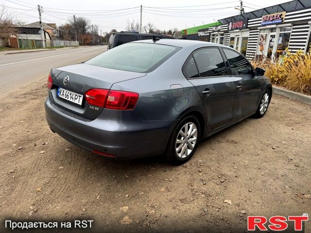 Серый Фольксваген Джетта, объемом двигателя 2.5 л и пробегом 300 тыс. км за 8500 $, фото 4 на Automoto.ua