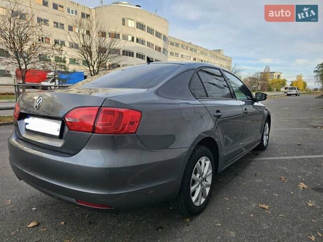 Серый Фольксваген Джетта, объемом двигателя 2.48 л и пробегом 184 тыс. км за 8700 $, фото 14 на Automoto.ua