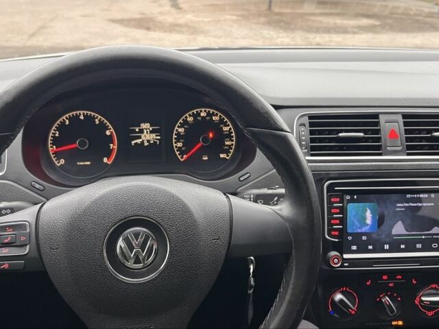 Серый Фольксваген Джетта, объемом двигателя 2.5 л и пробегом 260 тыс. км за 8750 $, фото 5 на Automoto.ua