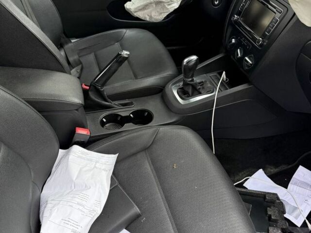 Сірий Фольксваген Джетта, об'ємом двигуна 2.5 л та пробігом 150 тис. км за 2900 $, фото 14 на Automoto.ua