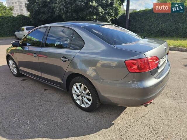 Серый Фольксваген Джетта, объемом двигателя 2.48 л и пробегом 180 тыс. км за 9000 $, фото 4 на Automoto.ua