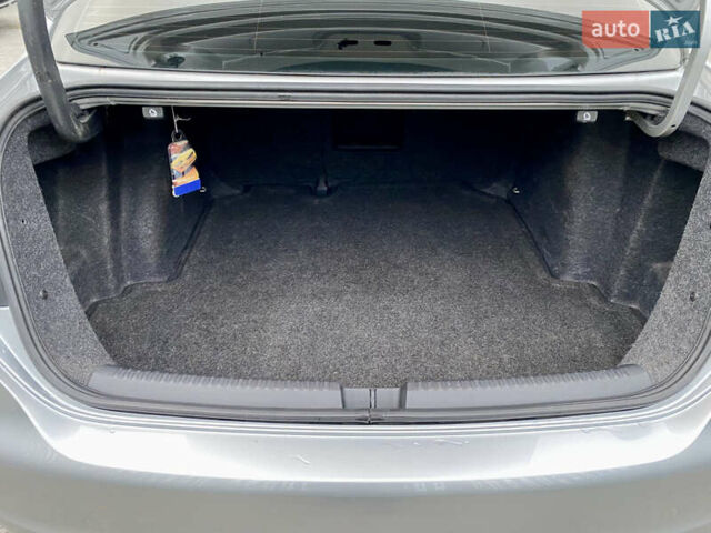 Серый Фольксваген Джетта, объемом двигателя 2.48 л и пробегом 236 тыс. км за 9900 $, фото 16 на Automoto.ua