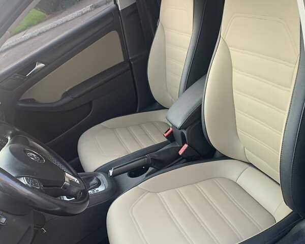 Серый Фольксваген Джетта, объемом двигателя 2.48 л и пробегом 133 тыс. км за 8800 $, фото 13 на Automoto.ua