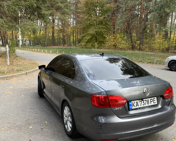 Серый Фольксваген Джетта, объемом двигателя 2.48 л и пробегом 290 тыс. км за 6600 $, фото 3 на Automoto.ua