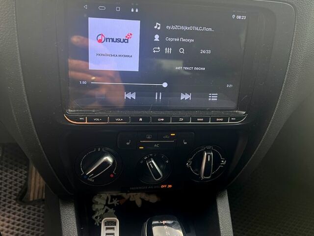 Сірий Фольксваген Джетта, об'ємом двигуна 2.5 л та пробігом 225 тис. км за 8300 $, фото 4 на Automoto.ua