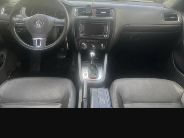 Серый Фольксваген Джетта, объемом двигателя 2.5 л и пробегом 250 тыс. км за 9100 $, фото 7 на Automoto.ua