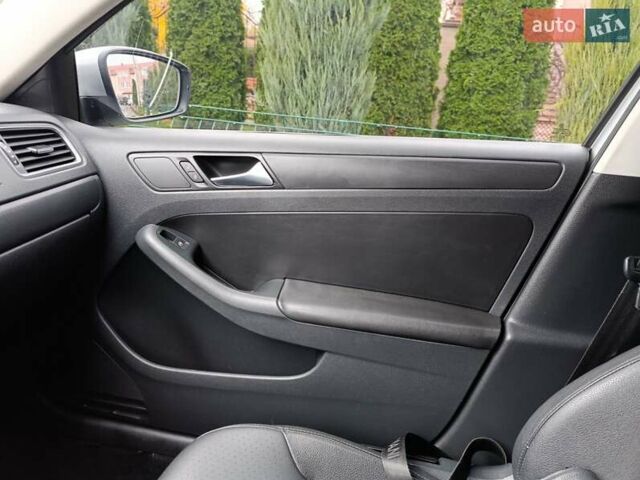 Серый Фольксваген Джетта, объемом двигателя 2.48 л и пробегом 208 тыс. км за 10499 $, фото 35 на Automoto.ua