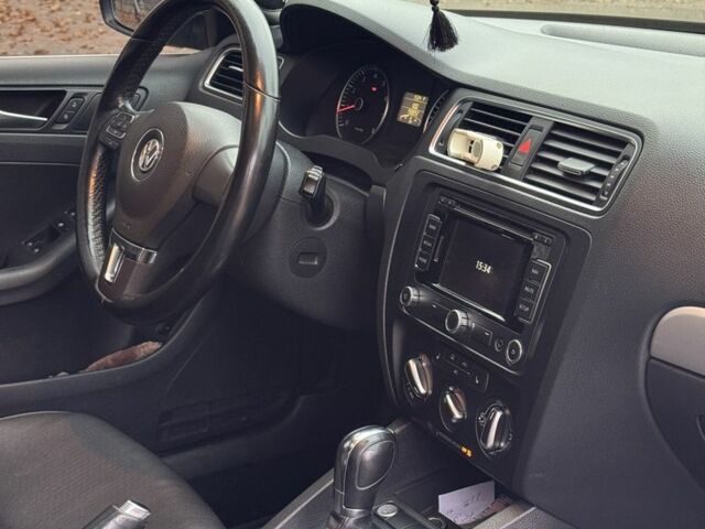 Серый Фольксваген Джетта, объемом двигателя 2.5 л и пробегом 198 тыс. км за 9300 $, фото 8 на Automoto.ua