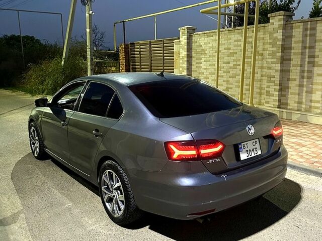 Серый Фольксваген Джетта, объемом двигателя 2.5 л и пробегом 160 тыс. км за 9000 $, фото 1 на Automoto.ua