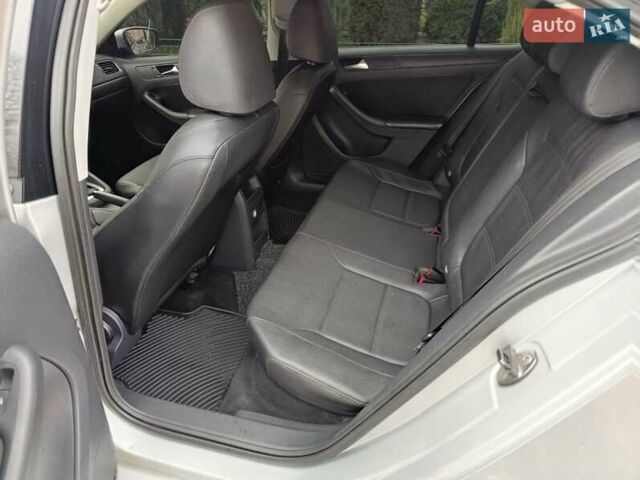 Серый Фольксваген Джетта, объемом двигателя 2.48 л и пробегом 208 тыс. км за 10499 $, фото 14 на Automoto.ua