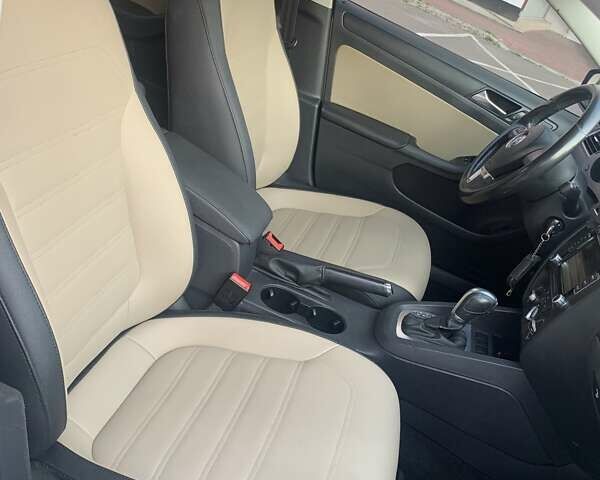 Серый Фольксваген Джетта, объемом двигателя 2.48 л и пробегом 133 тыс. км за 8800 $, фото 19 на Automoto.ua