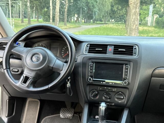 Сірий Фольксваген Джетта, об'ємом двигуна 2 л та пробігом 269 тис. км за 7999 $, фото 17 на Automoto.ua