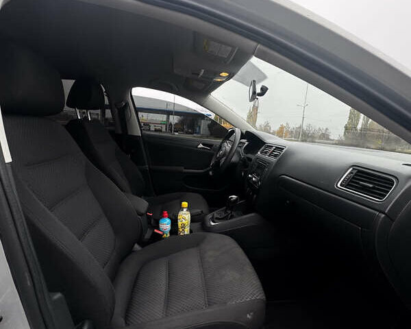 Серый Фольксваген Джетта, объемом двигателя 2 л и пробегом 220 тыс. км за 7900 $, фото 11 на Automoto.ua