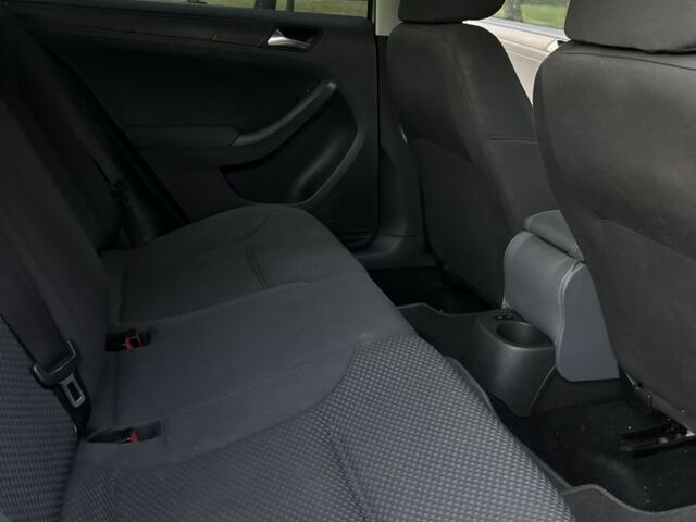 Сірий Фольксваген Джетта, об'ємом двигуна 2 л та пробігом 269 тис. км за 7999 $, фото 16 на Automoto.ua