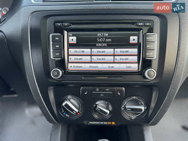 Серый Фольксваген Джетта, объемом двигателя 1.97 л и пробегом 212 тыс. км за 9200 $, фото 45 на Automoto.ua