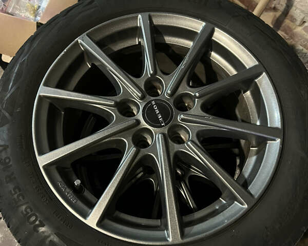 Серый Фольксваген Джетта, объемом двигателя 2.5 л и пробегом 285 тыс. км за 9500 $, фото 22 на Automoto.ua