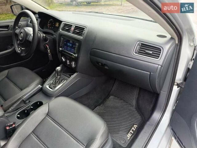 Серый Фольксваген Джетта, объемом двигателя 2.48 л и пробегом 208 тыс. км за 10499 $, фото 22 на Automoto.ua