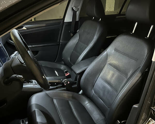 Серый Фольксваген Джетта, объемом двигателя 2.5 л и пробегом 285 тыс. км за 9500 $, фото 20 на Automoto.ua