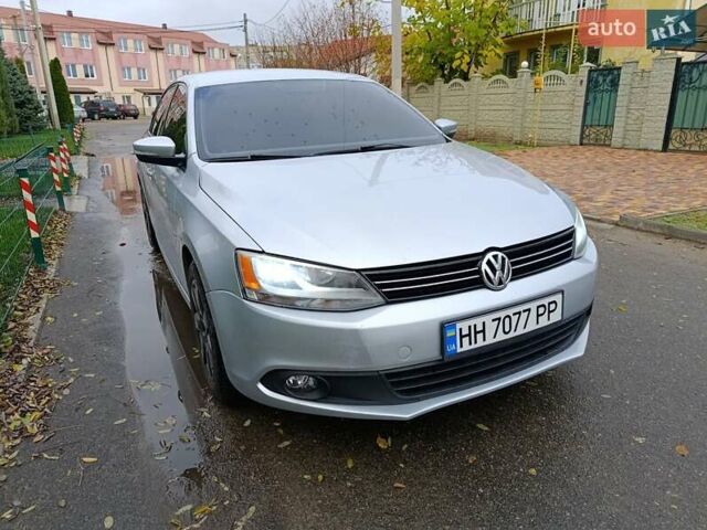 Серый Фольксваген Джетта, объемом двигателя 2.48 л и пробегом 208 тыс. км за 10499 $, фото 2 на Automoto.ua