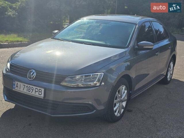 Серый Фольксваген Джетта, объемом двигателя 2.48 л и пробегом 180 тыс. км за 9000 $, фото 1 на Automoto.ua