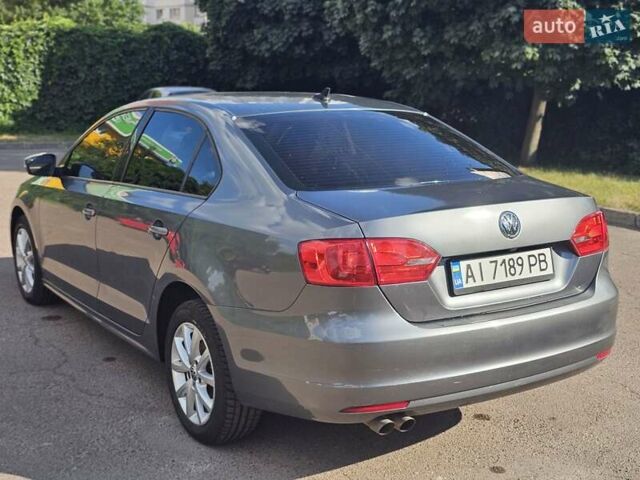 Серый Фольксваген Джетта, объемом двигателя 2.48 л и пробегом 180 тыс. км за 9000 $, фото 2 на Automoto.ua