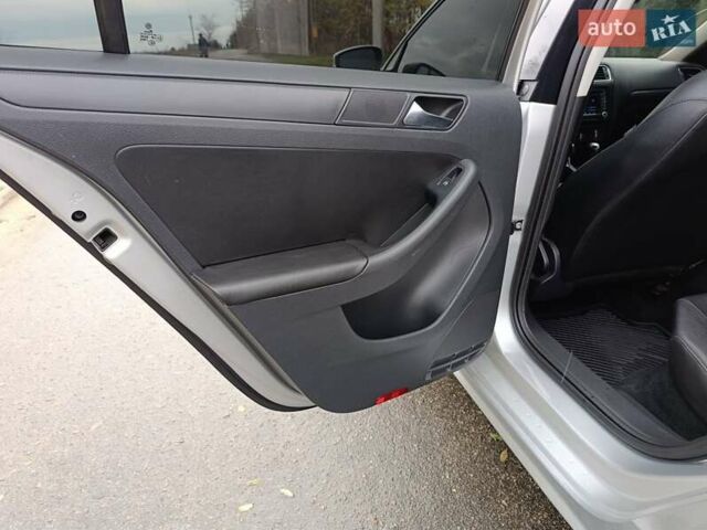 Серый Фольксваген Джетта, объемом двигателя 2.48 л и пробегом 208 тыс. км за 10499 $, фото 16 на Automoto.ua