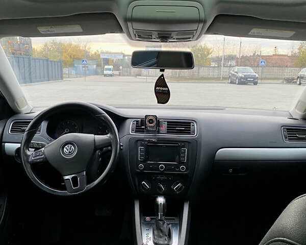 Серый Фольксваген Джетта, объемом двигателя 2.48 л и пробегом 236 тыс. км за 9900 $, фото 18 на Automoto.ua