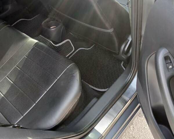 Серый Фольксваген Джетта, объемом двигателя 2 л и пробегом 260 тыс. км за 7500 $, фото 9 на Automoto.ua