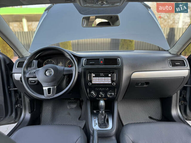 Серый Фольксваген Джетта, объемом двигателя 1.97 л и пробегом 212 тыс. км за 9200 $, фото 44 на Automoto.ua