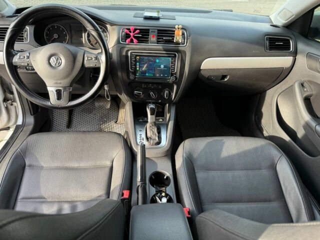 Сірий Фольксваген Джетта, об'ємом двигуна 2.5 л та пробігом 228 тис. км за 8300 $, фото 18 на Automoto.ua