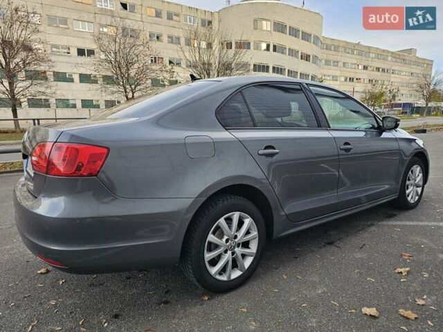 Серый Фольксваген Джетта, объемом двигателя 2.48 л и пробегом 184 тыс. км за 8700 $, фото 2 на Automoto.ua
