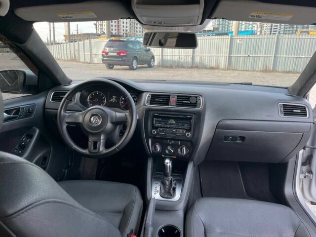 Сірий Фольксваген Джетта, об'ємом двигуна 2.5 л та пробігом 302 тис. км за 7600 $, фото 10 на Automoto.ua