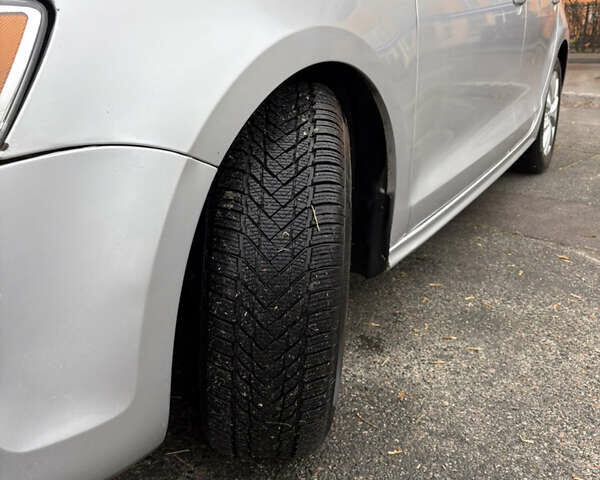 Серый Фольксваген Джетта, объемом двигателя 1.97 л и пробегом 311 тыс. км за 8100 $, фото 3 на Automoto.ua