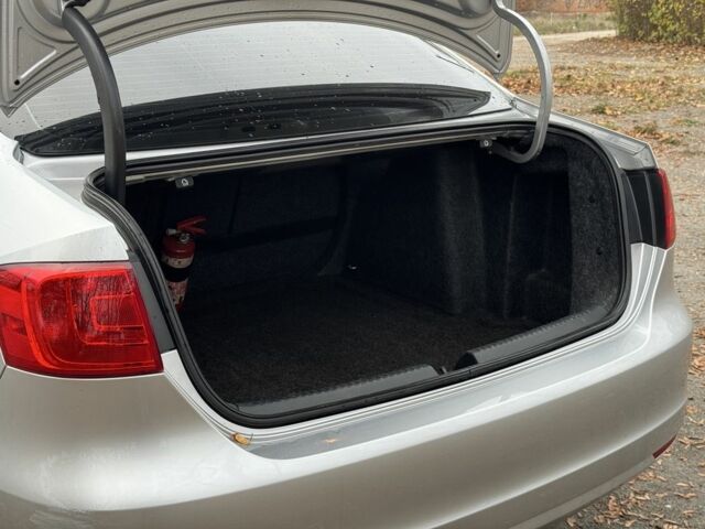 Серый Фольксваген Джетта, объемом двигателя 2.5 л и пробегом 198 тыс. км за 9300 $, фото 5 на Automoto.ua