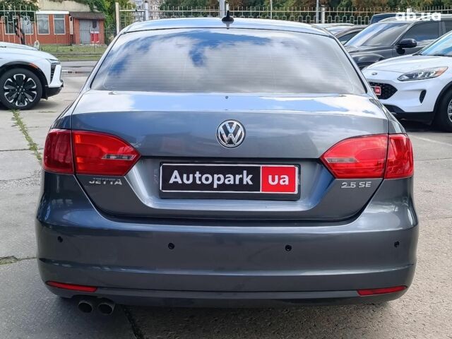 Серый Фольксваген Джетта, объемом двигателя 2.5 л и пробегом 250 тыс. км за 8690 $, фото 8 на Automoto.ua