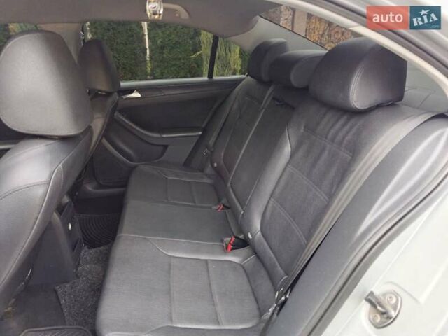 Серый Фольксваген Джетта, объемом двигателя 2.48 л и пробегом 208 тыс. км за 10499 $, фото 15 на Automoto.ua