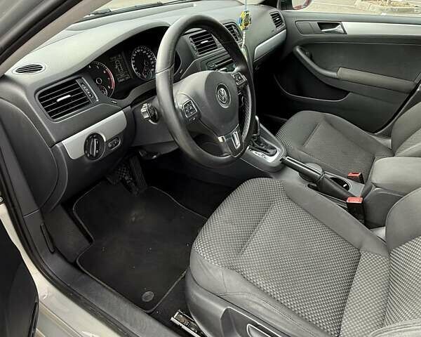 Серый Фольксваген Джетта, объемом двигателя 1.39 л и пробегом 139 тыс. км за 7999 $, фото 8 на Automoto.ua