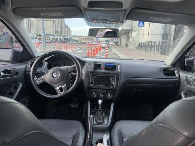 Сірий Фольксваген Джетта, об'ємом двигуна 2.5 л та пробігом 300 тис. км за 8500 $, фото 8 на Automoto.ua