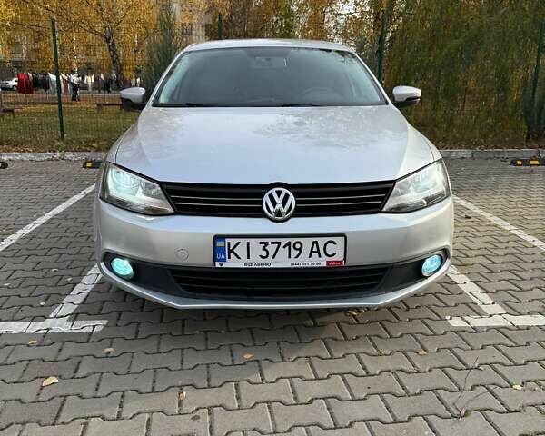Сірий Фольксваген Джетта, об'ємом двигуна 2.48 л та пробігом 228 тис. км за 8100 $, фото 13 на Automoto.ua