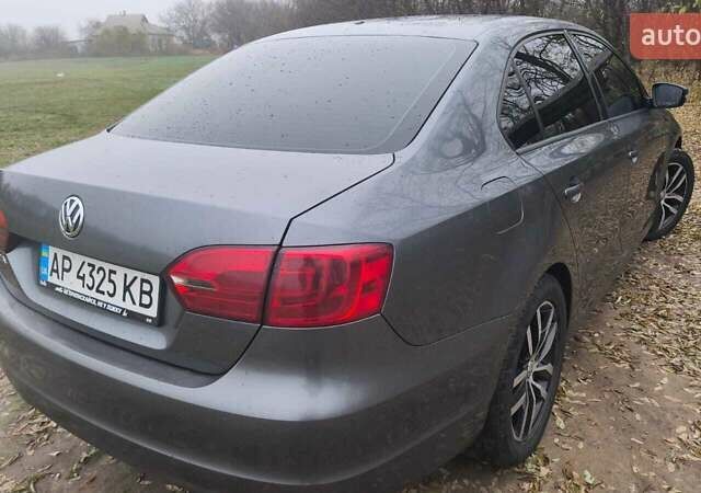 Серый Фольксваген Джетта, объемом двигателя 2.5 л и пробегом 200 тыс. км за 8200 $, фото 2 на Automoto.ua