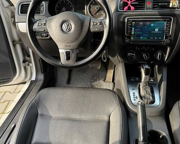 Сірий Фольксваген Джетта, об'ємом двигуна 2.48 л та пробігом 228 тис. км за 8100 $, фото 16 на Automoto.ua