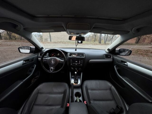 Серый Фольксваген Джетта, объемом двигателя 2.5 л и пробегом 198 тыс. км за 9300 $, фото 6 на Automoto.ua